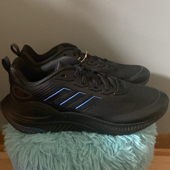 BRAND NEW MENS ADIDAS SHOES SIZE 10! NWT! SMOKE FREE HOME! NO BOX! - Picture 2 of 6